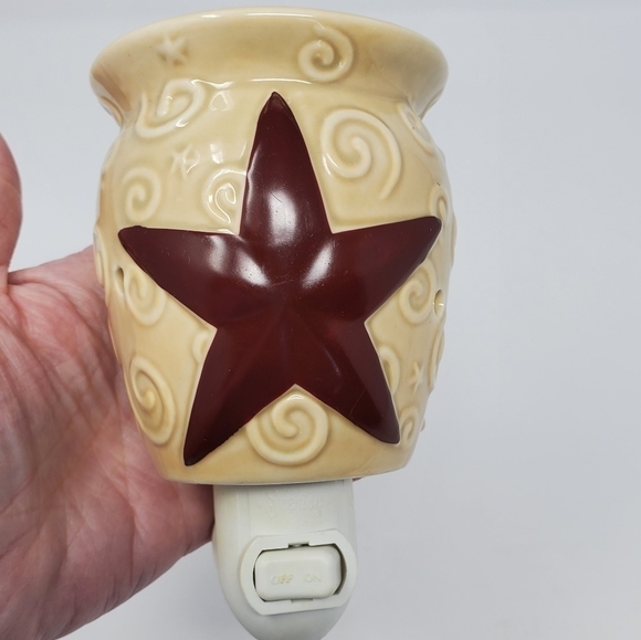 SCENTSY RUSTIC STAR MINI PLUG IN WARMER RETIRED BEIGE SWIRL BARN RED STAR - Picture 5 of 13